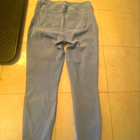 SPANX Light Blue pull on skinny jeans ๐ - Picture 2 of 4